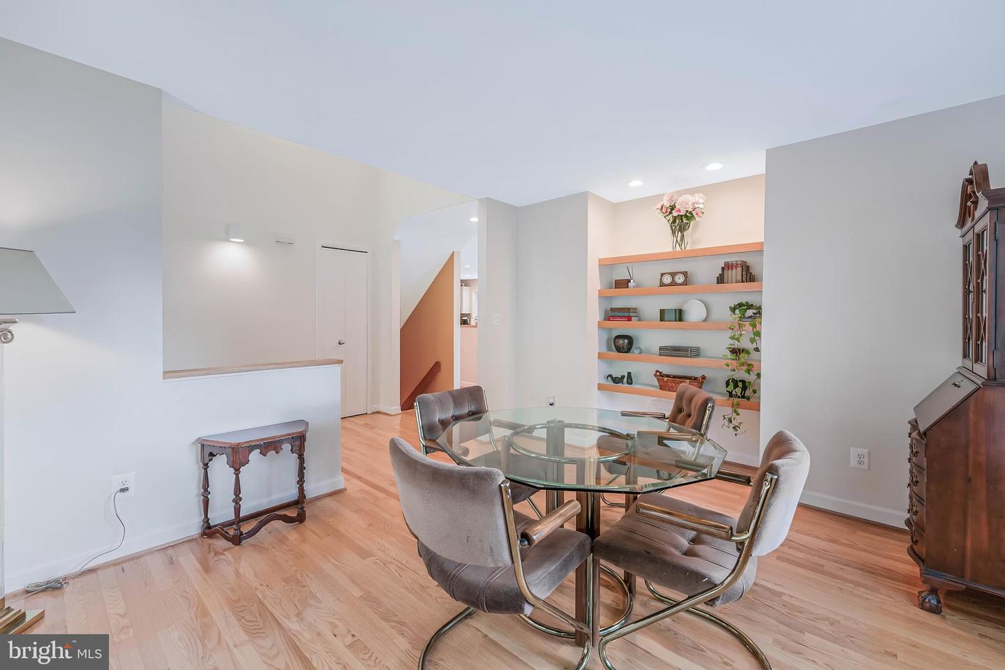 1933 LAKEPORT WAY, RESTON, Virginia 20191, 3 Bedrooms Bedrooms, ,2 BathroomsBathrooms,Residential,For sale,1933 LAKEPORT WAY,VAFX2267172 MLS # VAFX2267172