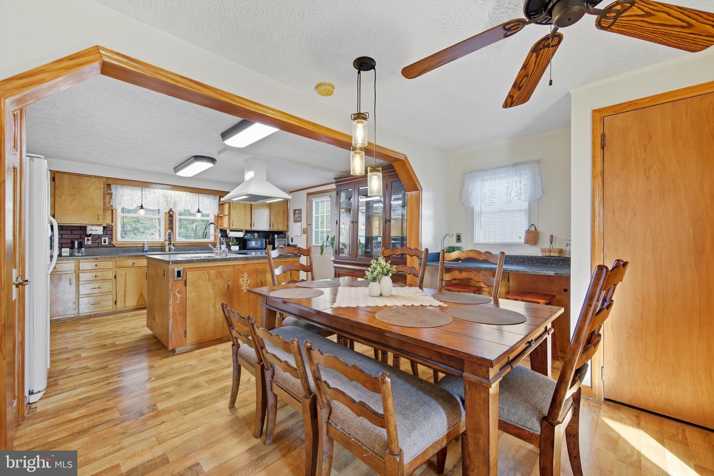 758 HONEYSUCKLE AVE, WOODSTOCK, Virginia 22664, 4 Bedrooms Bedrooms, 10 Rooms Rooms,2 BathroomsBathrooms,Residential,For sale,758 HONEYSUCKLE AVE,VASH2012546 MLS # VASH2012546