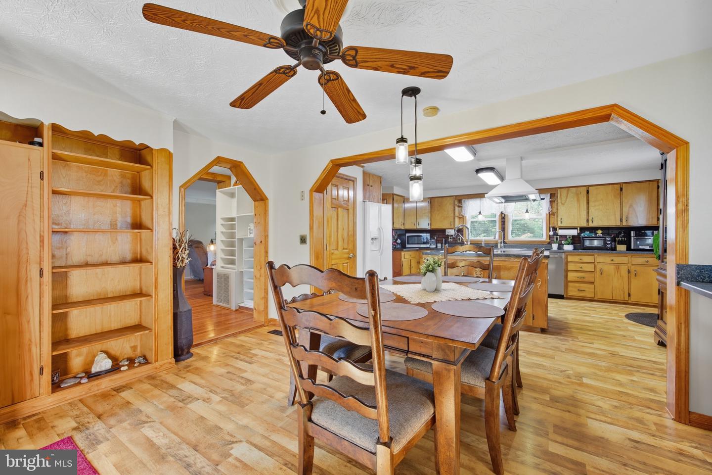 758 HONEYSUCKLE AVE, WOODSTOCK, Virginia 22664, 4 Bedrooms Bedrooms, 10 Rooms Rooms,2 BathroomsBathrooms,Residential,For sale,758 HONEYSUCKLE AVE,VASH2012546 MLS # VASH2012546