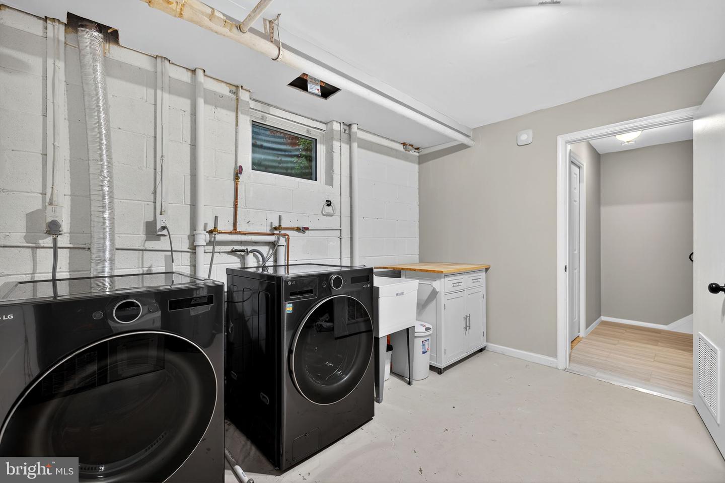 6517 ORONO CT, SPRINGFIELD, Virginia 22152, 3 Bedrooms Bedrooms, 7 Rooms Rooms,3 BathroomsBathrooms,Residential,For sale,6517 ORONO CT,VAFX2267572 MLS # VAFX2267572