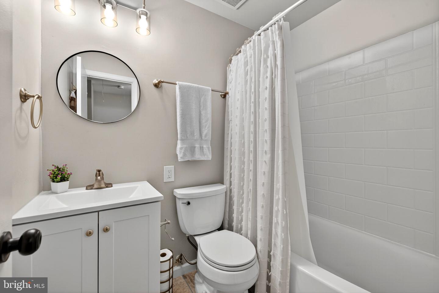 6517 ORONO CT, SPRINGFIELD, Virginia 22152, 3 Bedrooms Bedrooms, 7 Rooms Rooms,3 BathroomsBathrooms,Residential,For sale,6517 ORONO CT,VAFX2267572 MLS # VAFX2267572