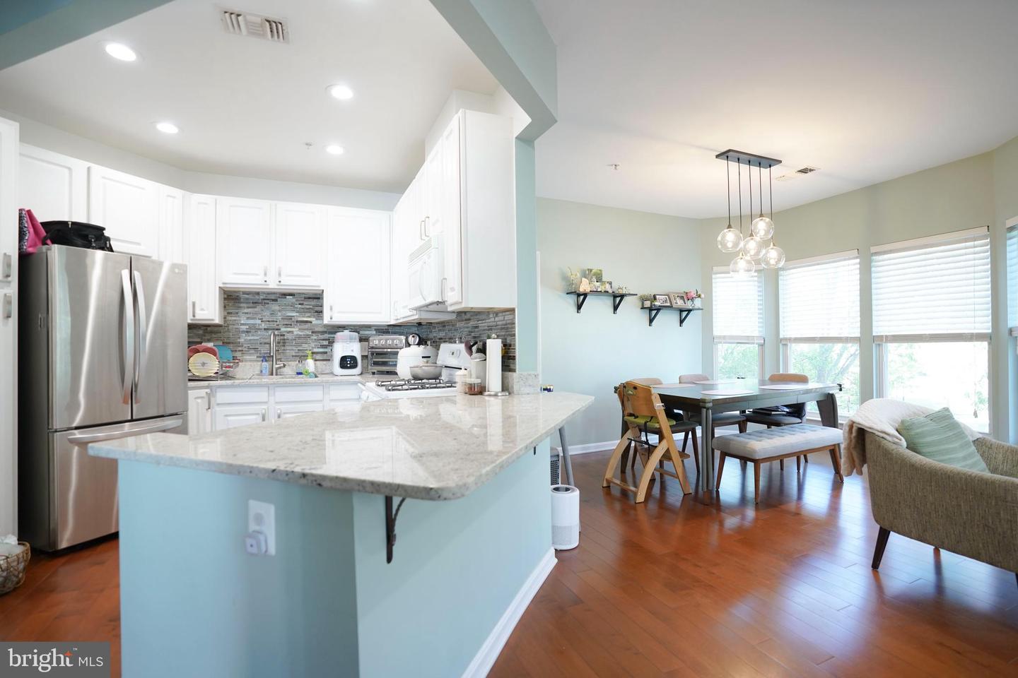 2921 DEER HOLLOW WAY #214, FAIRFAX, Virginia 22031, 2 Bedrooms Bedrooms, ,2 BathroomsBathrooms,Residential,For sale,2921 DEER HOLLOW WAY #214,VAFX2268354 MLS # VAFX2268354