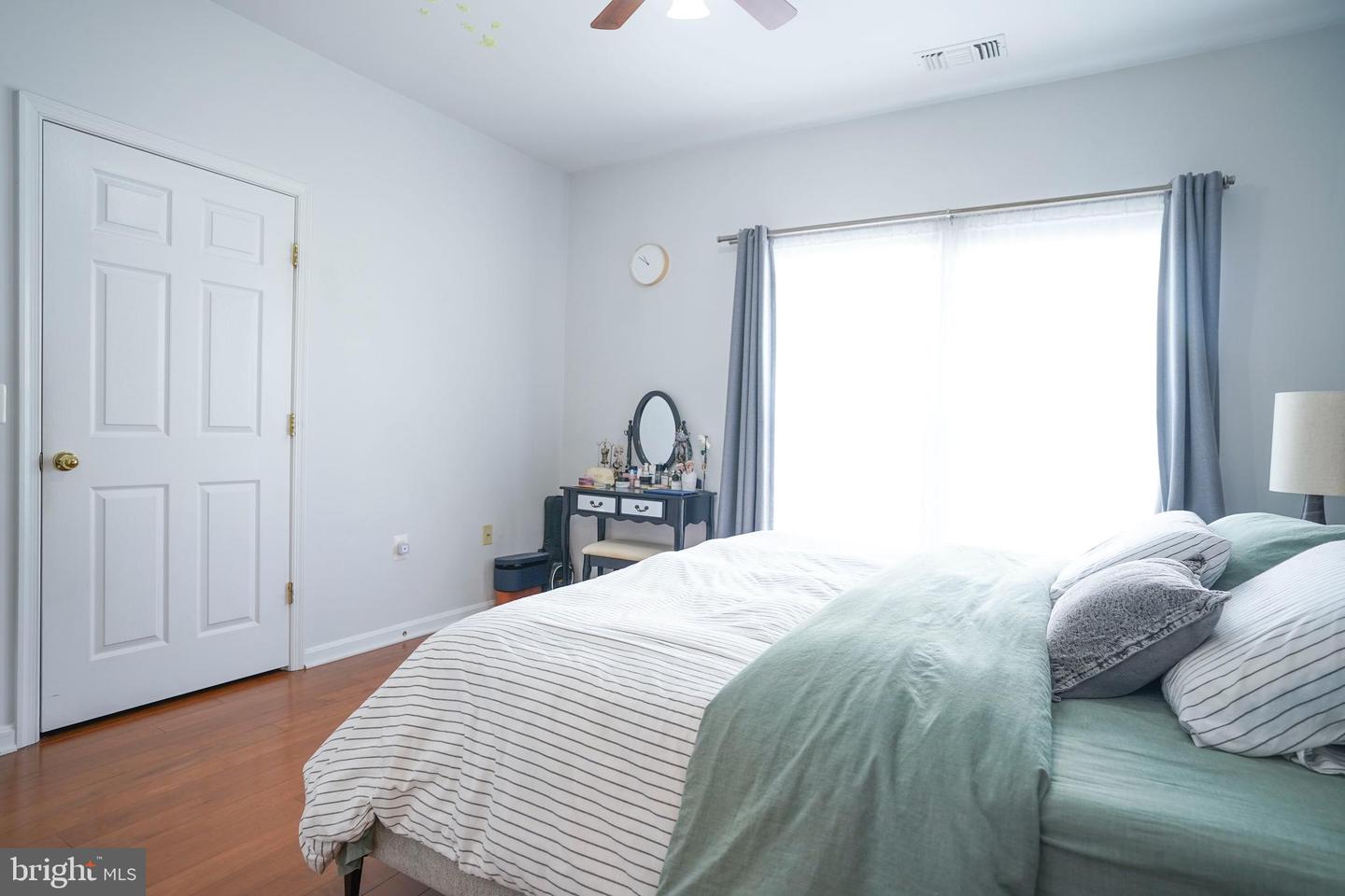 2921 DEER HOLLOW WAY #214, FAIRFAX, Virginia 22031, 2 Bedrooms Bedrooms, ,2 BathroomsBathrooms,Residential,For sale,2921 DEER HOLLOW WAY #214,VAFX2268354 MLS # VAFX2268354