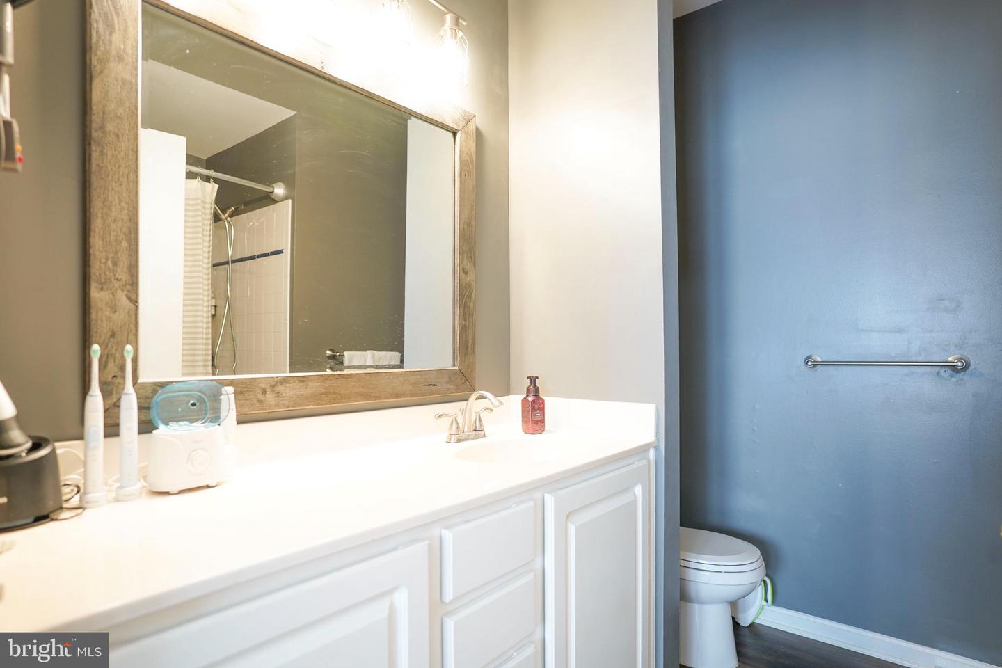 2921 DEER HOLLOW WAY #214, FAIRFAX, Virginia 22031, 2 Bedrooms Bedrooms, ,2 BathroomsBathrooms,Residential,For sale,2921 DEER HOLLOW WAY #214,VAFX2268354 MLS # VAFX2268354