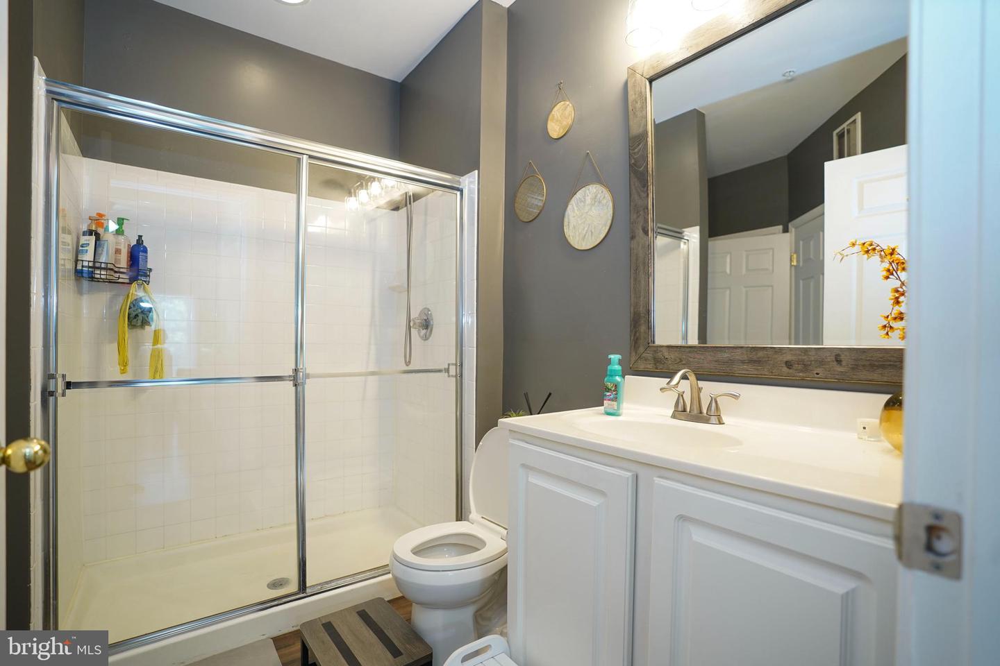 2921 DEER HOLLOW WAY #214, FAIRFAX, Virginia 22031, 2 Bedrooms Bedrooms, ,2 BathroomsBathrooms,Residential,For sale,2921 DEER HOLLOW WAY #214,VAFX2268354 MLS # VAFX2268354
