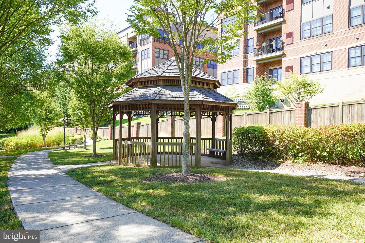 2921 DEER HOLLOW WAY #214, FAIRFAX, Virginia 22031, 2 Bedrooms Bedrooms, ,2 BathroomsBathrooms,Residential,For sale,2921 DEER HOLLOW WAY #214,VAFX2268354 MLS # VAFX2268354