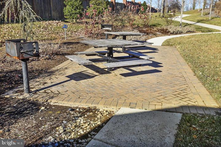 2921 DEER HOLLOW WAY #214, FAIRFAX, Virginia 22031, 2 Bedrooms Bedrooms, ,2 BathroomsBathrooms,Residential,For sale,2921 DEER HOLLOW WAY #214,VAFX2268354 MLS # VAFX2268354