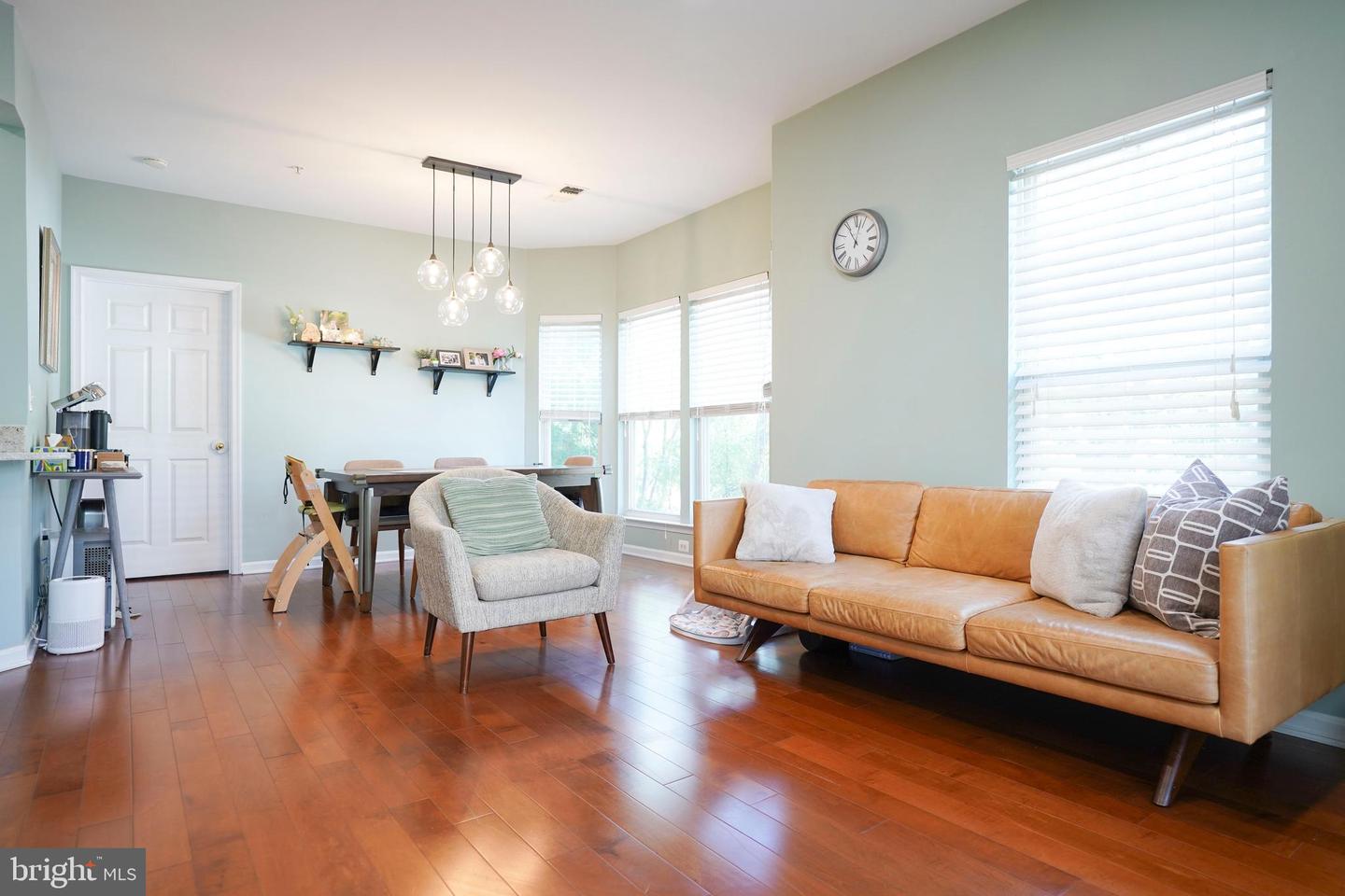 2921 DEER HOLLOW WAY #214, FAIRFAX, Virginia 22031, 2 Bedrooms Bedrooms, ,2 BathroomsBathrooms,Residential,For sale,2921 DEER HOLLOW WAY #214,VAFX2268354 MLS # VAFX2268354