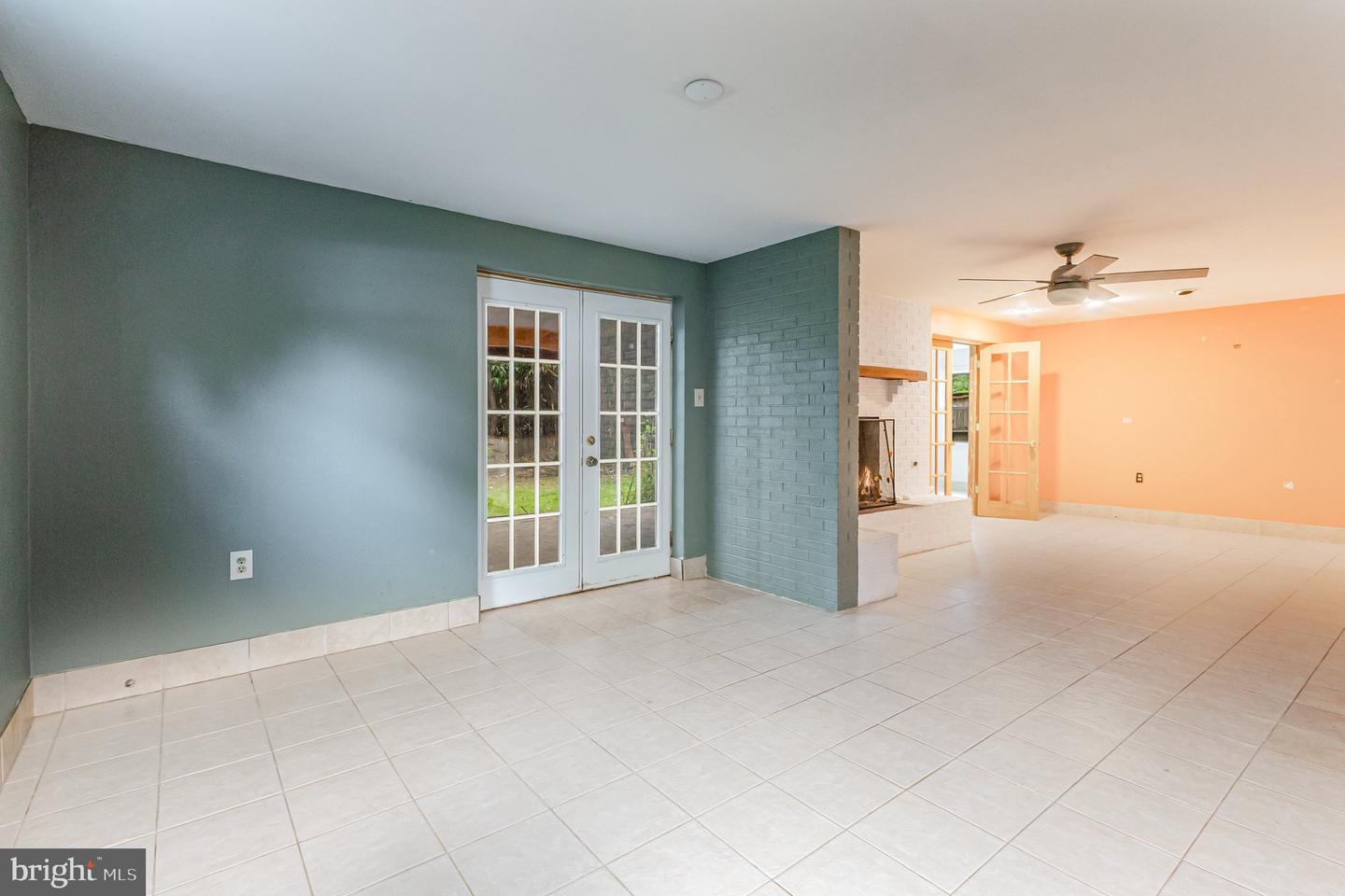 309 WILLIAMSBURG RD E, STERLING, Virginia 20164, 5 Bedrooms Bedrooms, 10 Rooms Rooms,2 BathroomsBathrooms,Residential,For sale,309 WILLIAMSBURG RD E,VALO2107308 MLS # VALO2107308