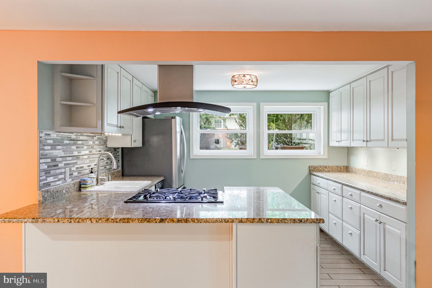 309 WILLIAMSBURG RD E, STERLING, Virginia 20164, 5 Bedrooms Bedrooms, 10 Rooms Rooms,2 BathroomsBathrooms,Residential,For sale,309 WILLIAMSBURG RD E,VALO2107308 MLS # VALO2107308