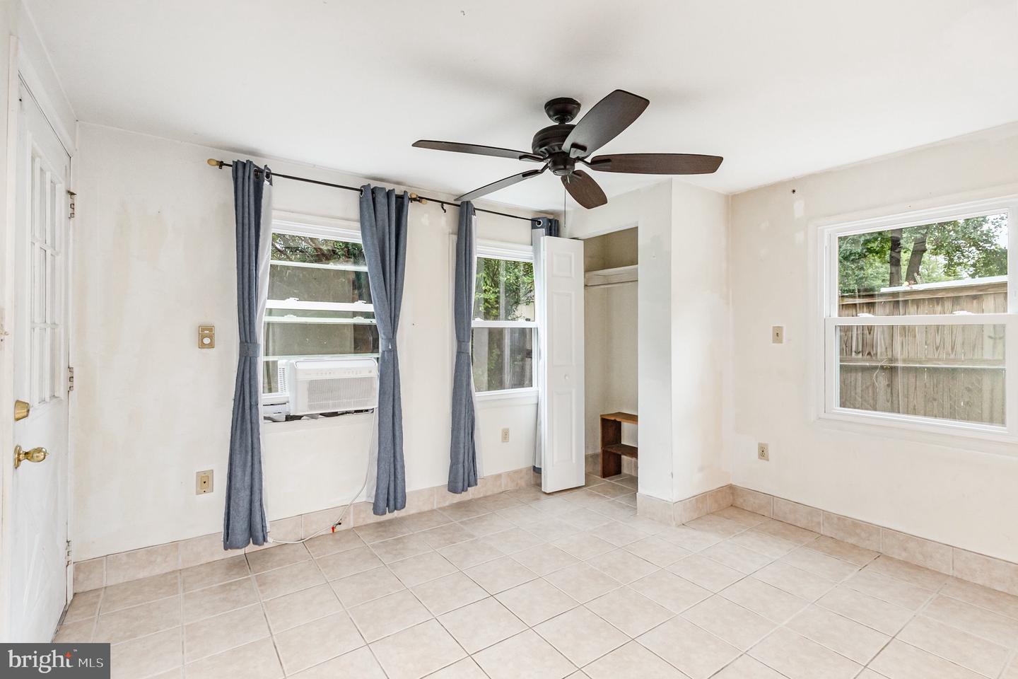 309 WILLIAMSBURG RD E, STERLING, Virginia 20164, 5 Bedrooms Bedrooms, 10 Rooms Rooms,2 BathroomsBathrooms,Residential,For sale,309 WILLIAMSBURG RD E,VALO2107308 MLS # VALO2107308