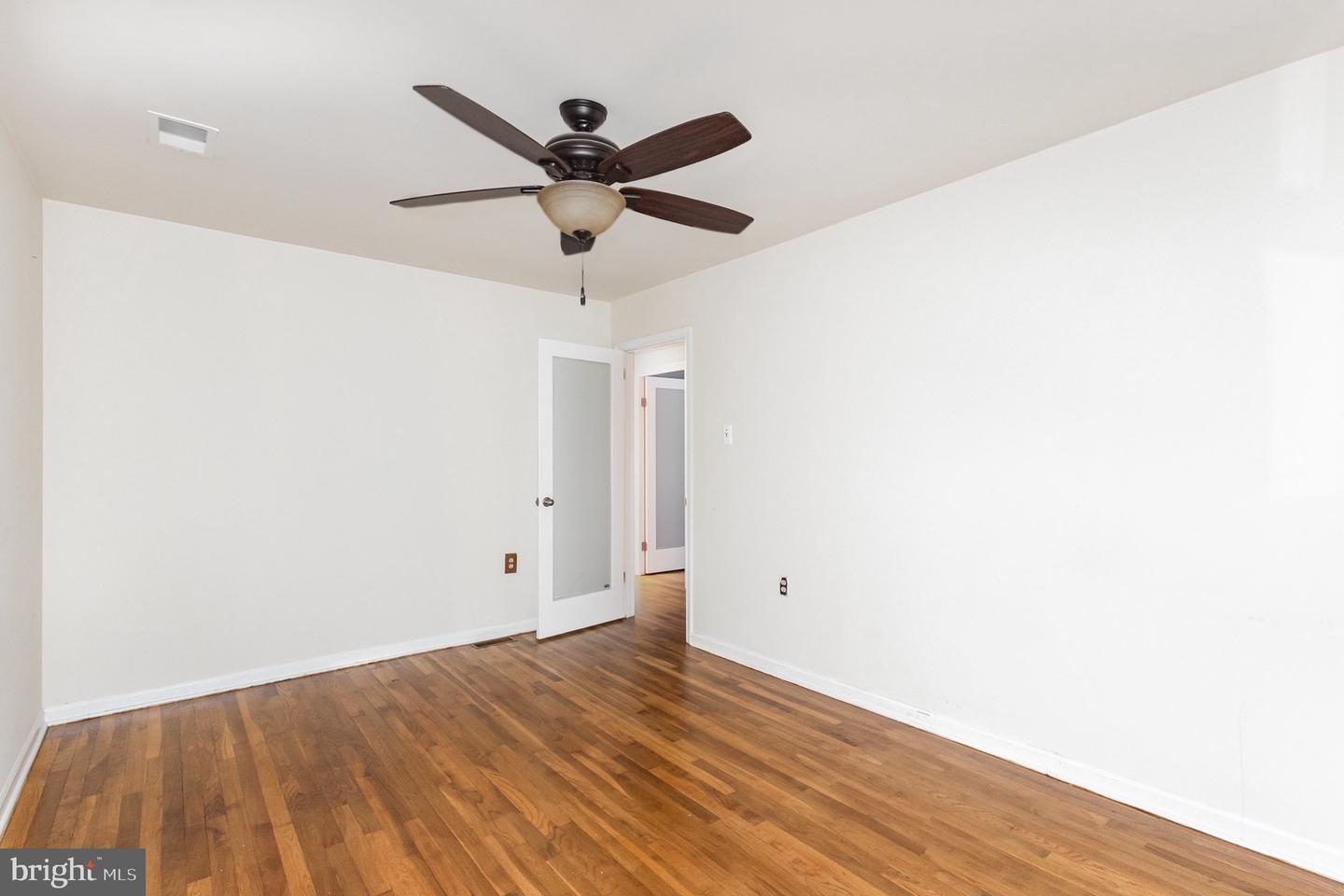 309 WILLIAMSBURG RD E, STERLING, Virginia 20164, 5 Bedrooms Bedrooms, 10 Rooms Rooms,2 BathroomsBathrooms,Residential,For sale,309 WILLIAMSBURG RD E,VALO2107308 MLS # VALO2107308
