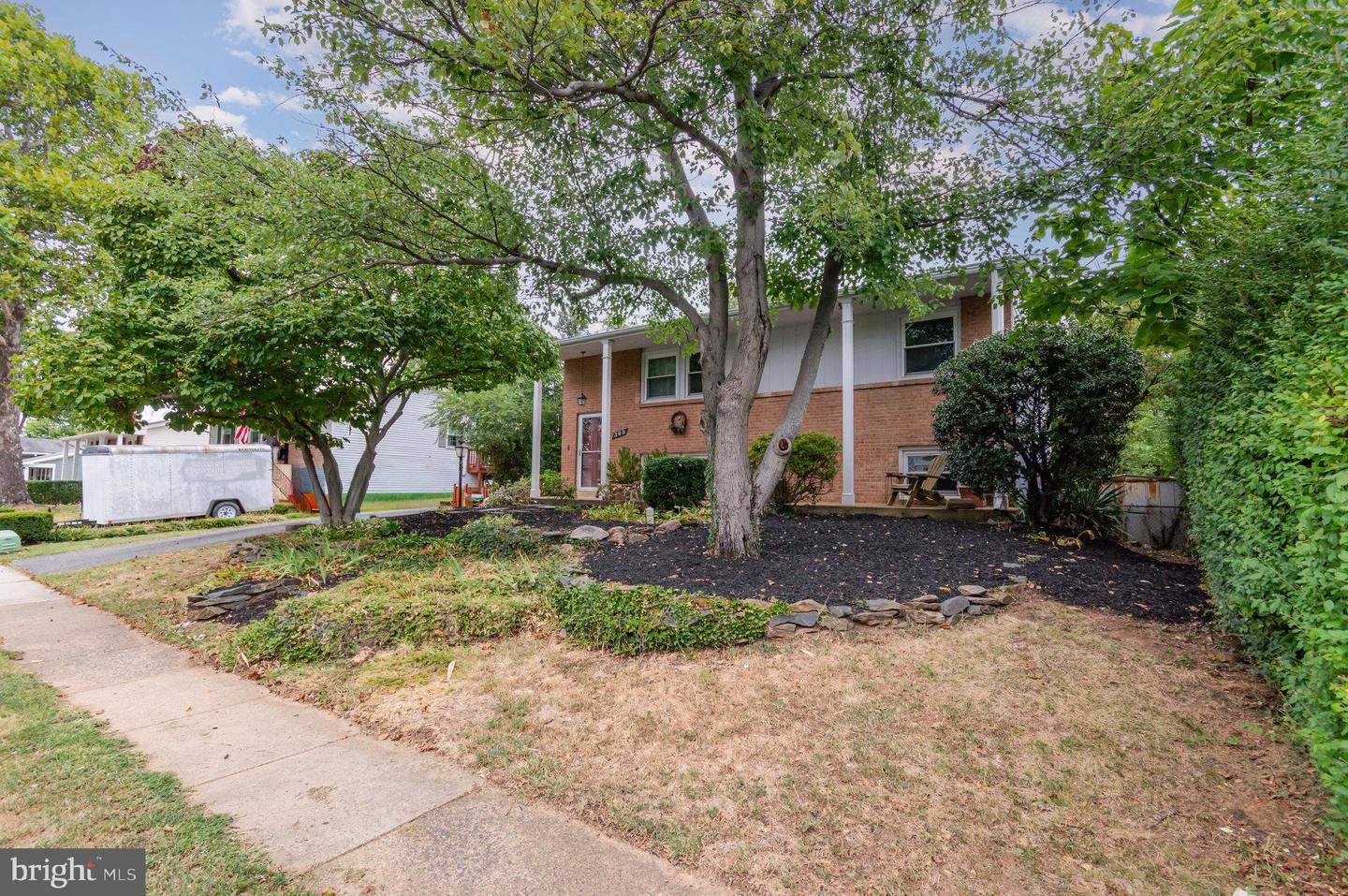 309 WILLIAMSBURG RD E, STERLING, Virginia 20164, 5 Bedrooms Bedrooms, 10 Rooms Rooms,2 BathroomsBathrooms,Residential,For sale,309 WILLIAMSBURG RD E,VALO2107308 MLS # VALO2107308