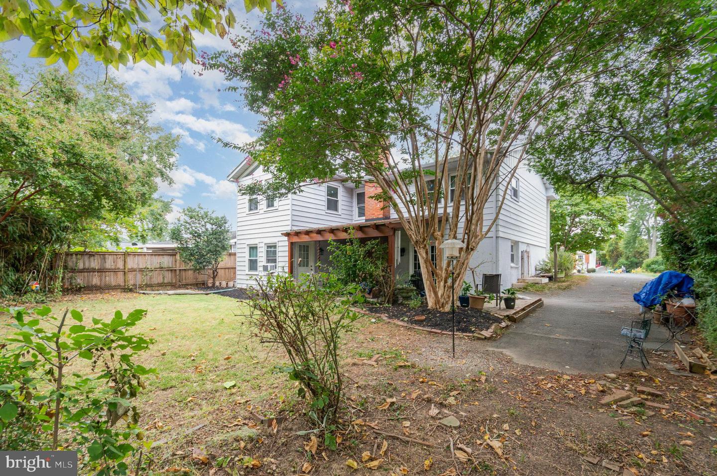 309 WILLIAMSBURG RD E, STERLING, Virginia 20164, 5 Bedrooms Bedrooms, 10 Rooms Rooms,2 BathroomsBathrooms,Residential,For sale,309 WILLIAMSBURG RD E,VALO2107308 MLS # VALO2107308