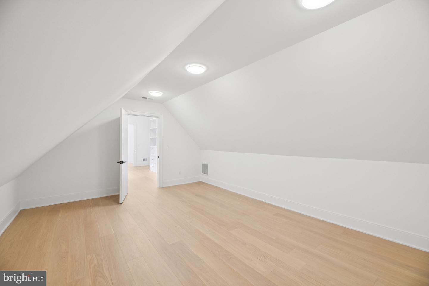 1039 HARRIMAN ST, GREAT FALLS, Virginia 22066, 5 Bedrooms Bedrooms, 26 Rooms Rooms,6 BathroomsBathrooms,Residential,For sale,1039 HARRIMAN ST,VAFX2268562 MLS # VAFX2268562 1039 HARRIMAN ST, GREAT FALLS, Virginia 22066, 5 Bedrooms Bedrooms, 26 Rooms Rooms,6 BathroomsBathrooms,Residential,For sale,1039 HARRIMAN ST,VAFX2268562 MLS # VAFX2268562