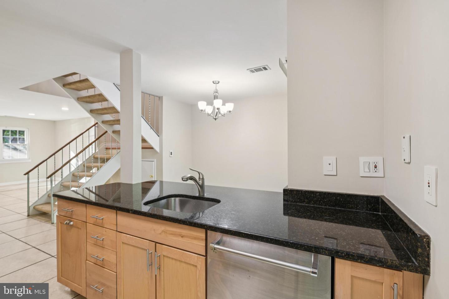 11332 HEADLANDS CT, RESTON, Virginia 20191, 3 Bedrooms Bedrooms, ,2 BathroomsBathrooms,Residential,For sale,11332 HEADLANDS CT,VAFX2269308 MLS # VAFX2269308