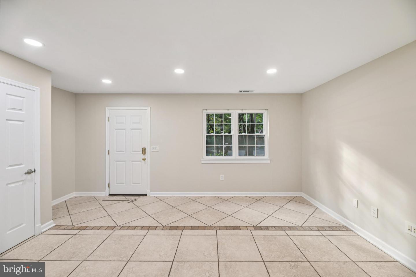 11332 HEADLANDS CT, RESTON, Virginia 20191, 3 Bedrooms Bedrooms, ,2 BathroomsBathrooms,Residential,For sale,11332 HEADLANDS CT,VAFX2269308 MLS # VAFX2269308
