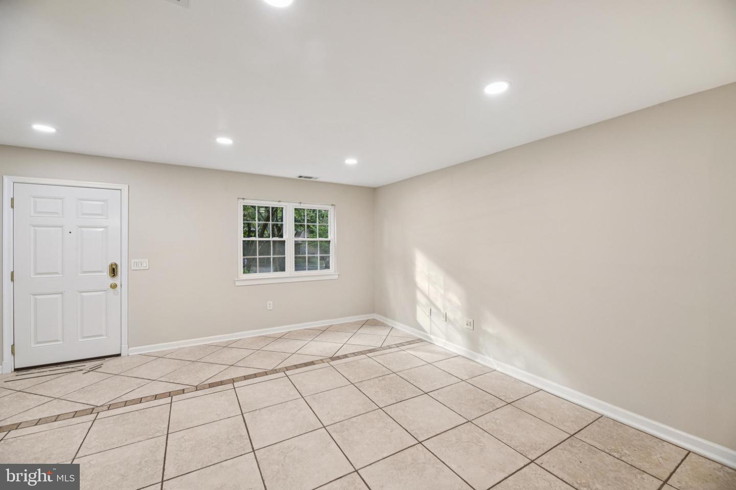 11332 HEADLANDS CT, RESTON, Virginia 20191, 3 Bedrooms Bedrooms, ,2 BathroomsBathrooms,Residential,For sale,11332 HEADLANDS CT,VAFX2269308 MLS # VAFX2269308