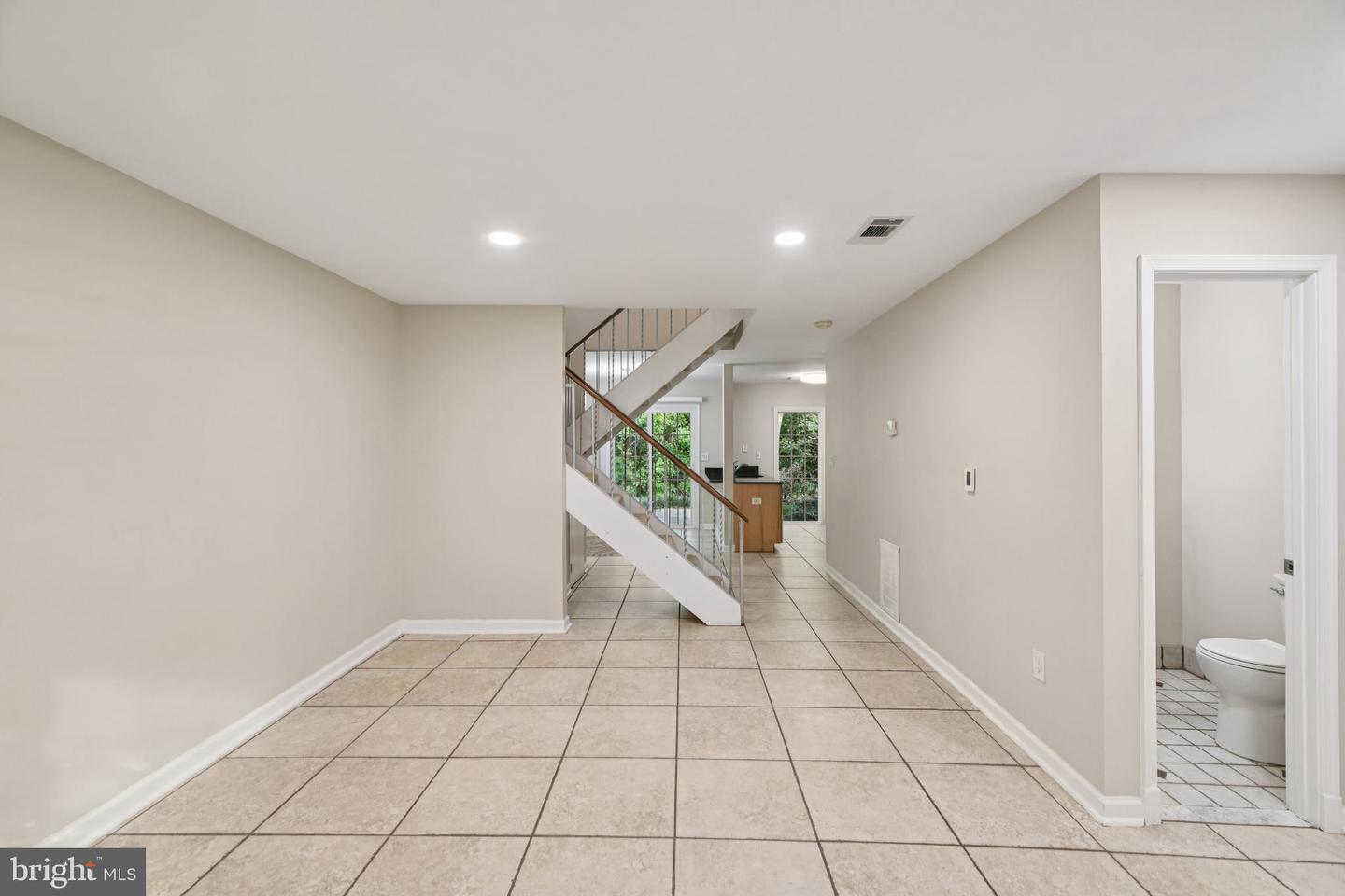 11332 HEADLANDS CT, RESTON, Virginia 20191, 3 Bedrooms Bedrooms, ,2 BathroomsBathrooms,Residential,For sale,11332 HEADLANDS CT,VAFX2269308 MLS # VAFX2269308