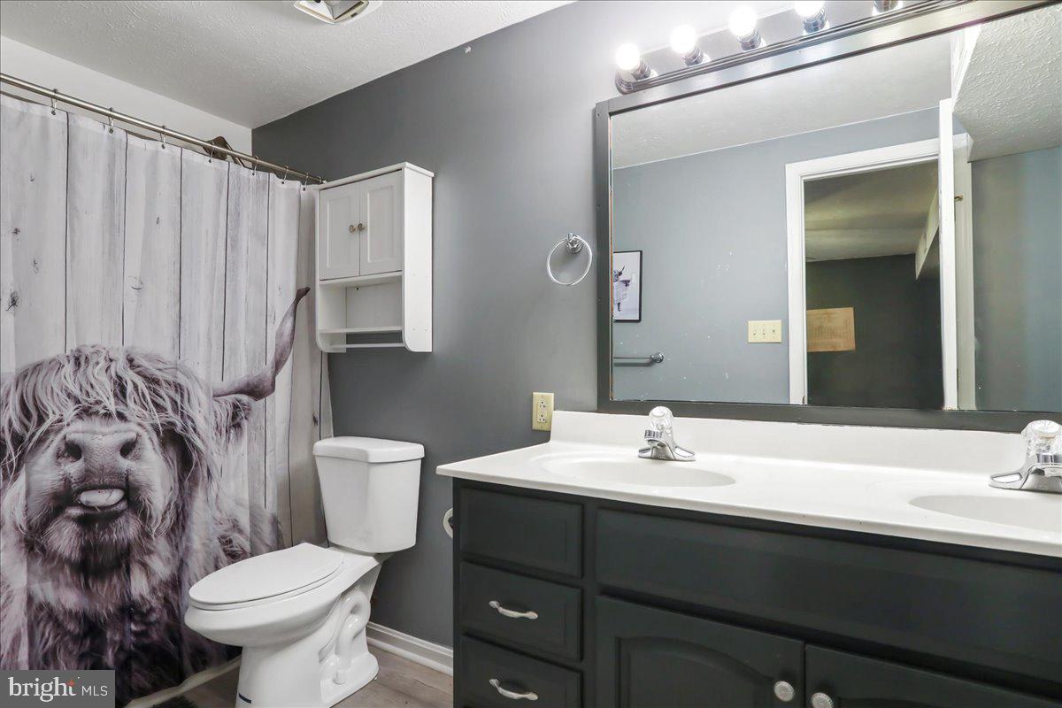 2726 CAVE RIDGE RD, MT JACKSON, Virginia 22842, 4 Bedrooms Bedrooms, ,3 BathroomsBathrooms,Residential,For sale,2726 CAVE RIDGE RD,VASH2012628 MLS # VASH2012628