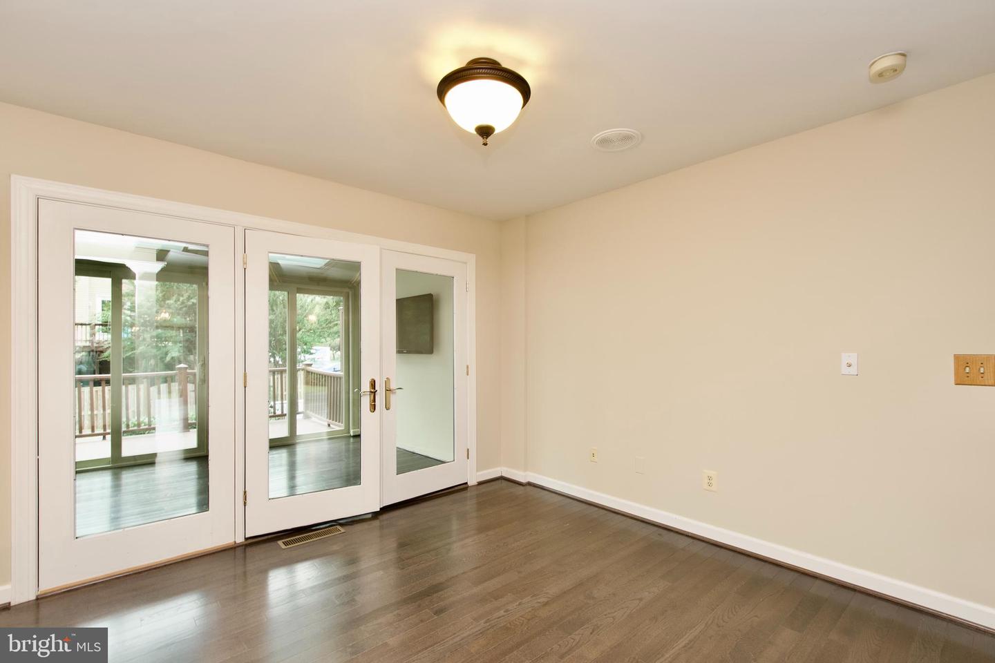 6211 GLENSHIRE ROW, ALEXANDRIA, Virginia 22315, 3 Bedrooms Bedrooms, ,3 BathroomsBathrooms,Residential,For sale,6211 GLENSHIRE ROW,VAFX2269416 MLS # VAFX2269416