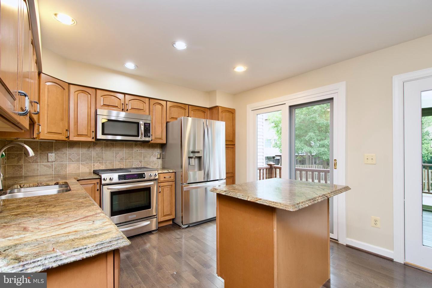 6211 GLENSHIRE ROW, ALEXANDRIA, Virginia 22315, 3 Bedrooms Bedrooms, ,3 BathroomsBathrooms,Residential,For sale,6211 GLENSHIRE ROW,VAFX2269416 MLS # VAFX2269416