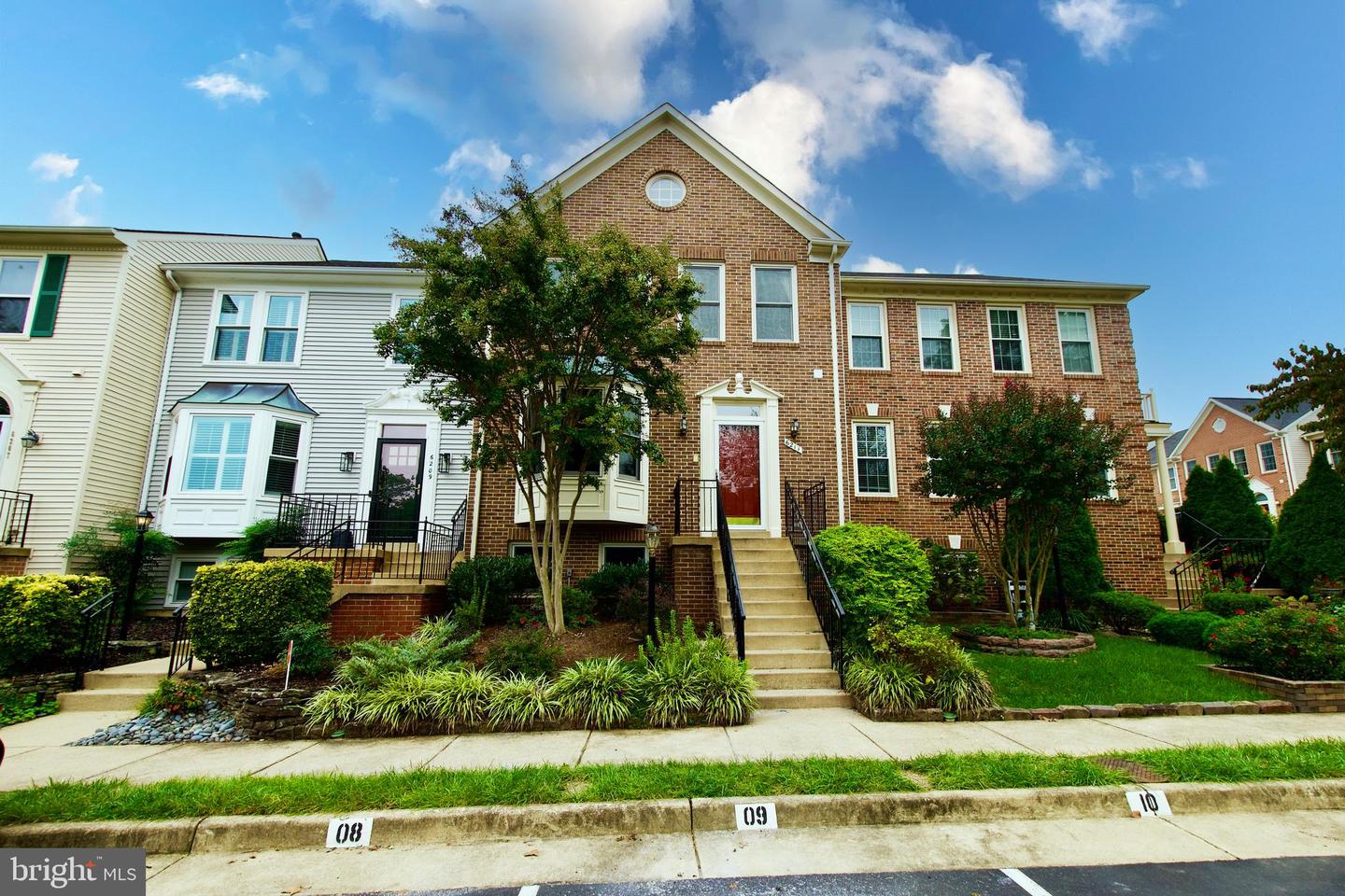 6211 GLENSHIRE ROW, ALEXANDRIA, Virginia 22315, 3 Bedrooms Bedrooms, ,3 BathroomsBathrooms,Residential,For sale,6211 GLENSHIRE ROW,VAFX2269416 MLS # VAFX2269416