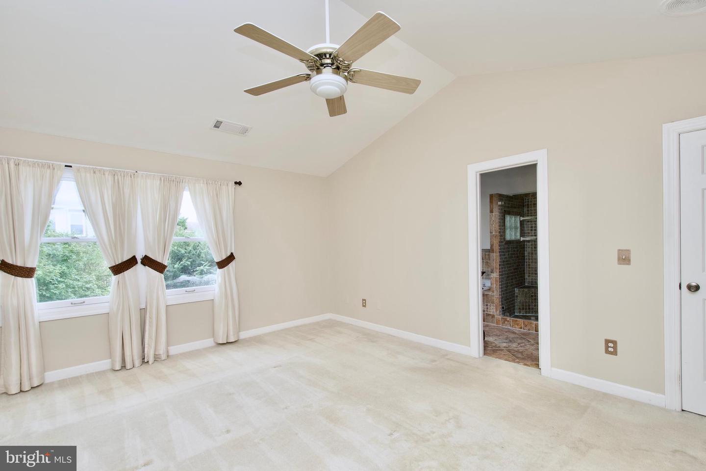 6211 GLENSHIRE ROW, ALEXANDRIA, Virginia 22315, 3 Bedrooms Bedrooms, ,3 BathroomsBathrooms,Residential,For sale,6211 GLENSHIRE ROW,VAFX2269416 MLS # VAFX2269416