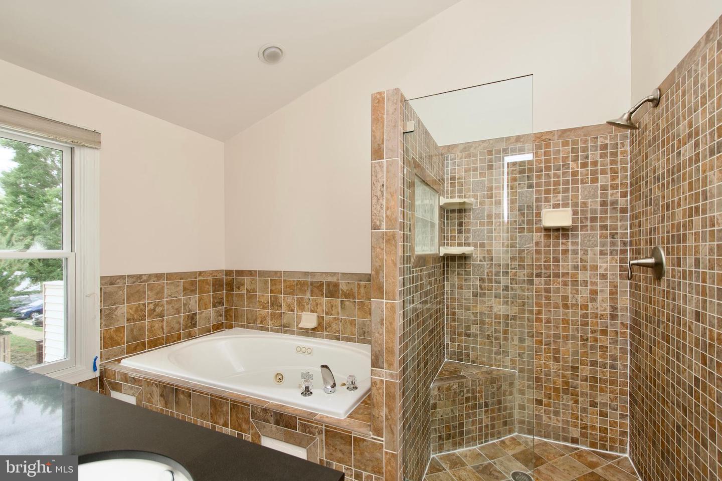6211 GLENSHIRE ROW, ALEXANDRIA, Virginia 22315, 3 Bedrooms Bedrooms, ,3 BathroomsBathrooms,Residential,For sale,6211 GLENSHIRE ROW,VAFX2269416 MLS # VAFX2269416