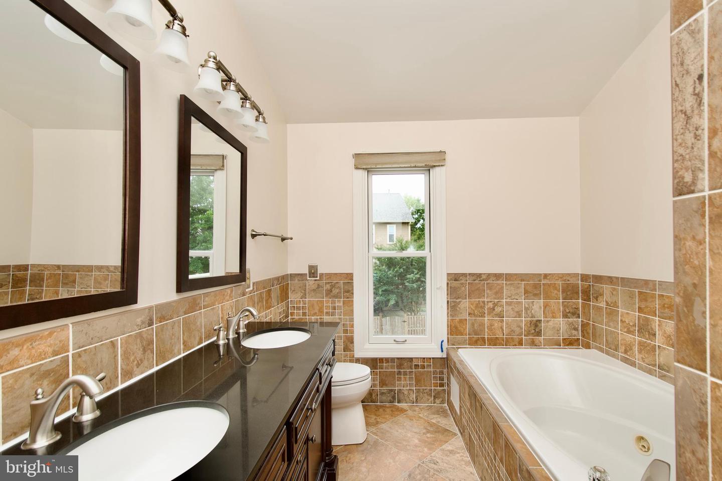 6211 GLENSHIRE ROW, ALEXANDRIA, Virginia 22315, 3 Bedrooms Bedrooms, ,3 BathroomsBathrooms,Residential,For sale,6211 GLENSHIRE ROW,VAFX2269416 MLS # VAFX2269416