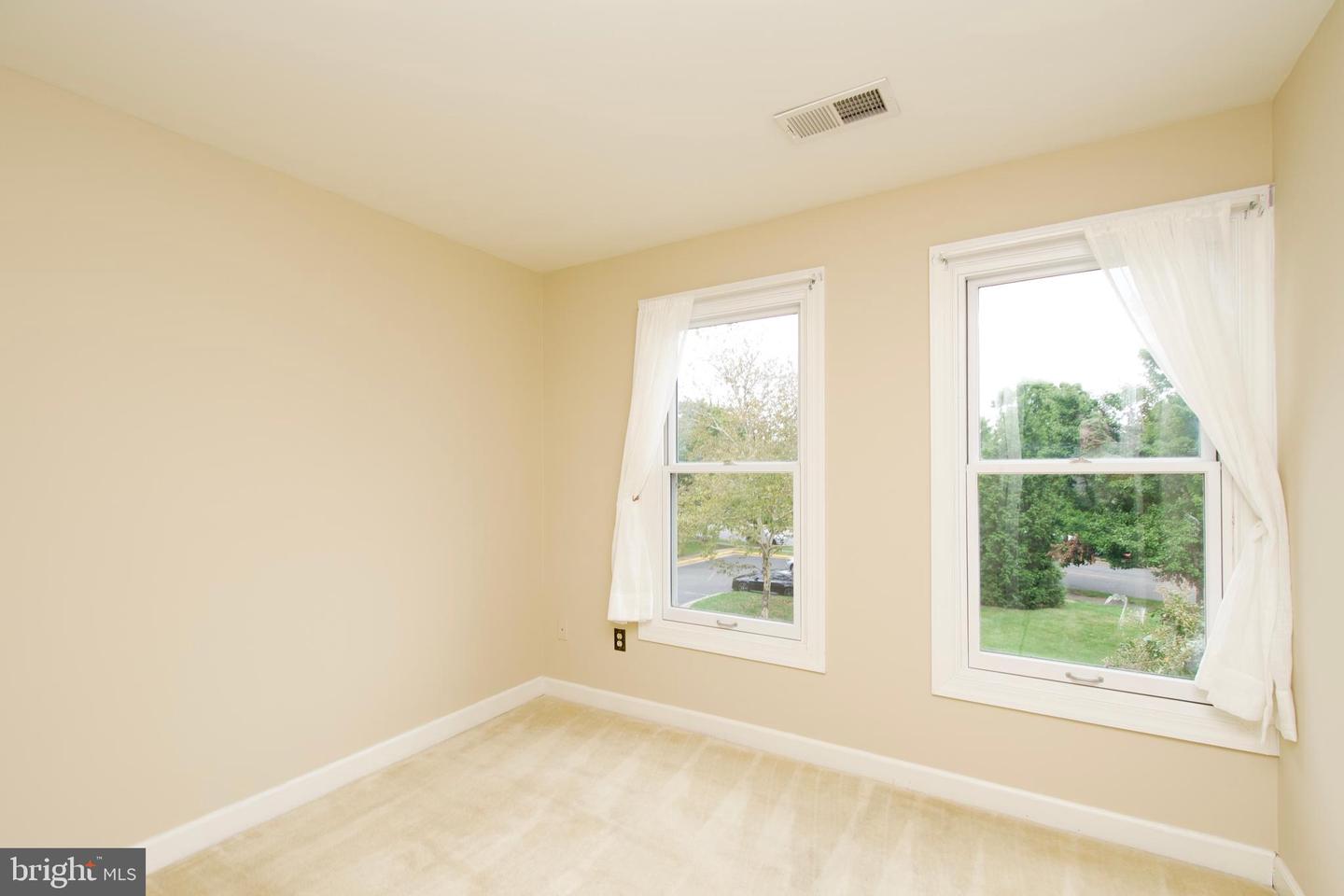 6211 GLENSHIRE ROW, ALEXANDRIA, Virginia 22315, 3 Bedrooms Bedrooms, ,3 BathroomsBathrooms,Residential,For sale,6211 GLENSHIRE ROW,VAFX2269416 MLS # VAFX2269416