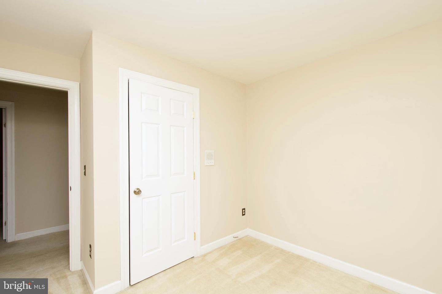 6211 GLENSHIRE ROW, ALEXANDRIA, Virginia 22315, 3 Bedrooms Bedrooms, ,3 BathroomsBathrooms,Residential,For sale,6211 GLENSHIRE ROW,VAFX2269416 MLS # VAFX2269416
