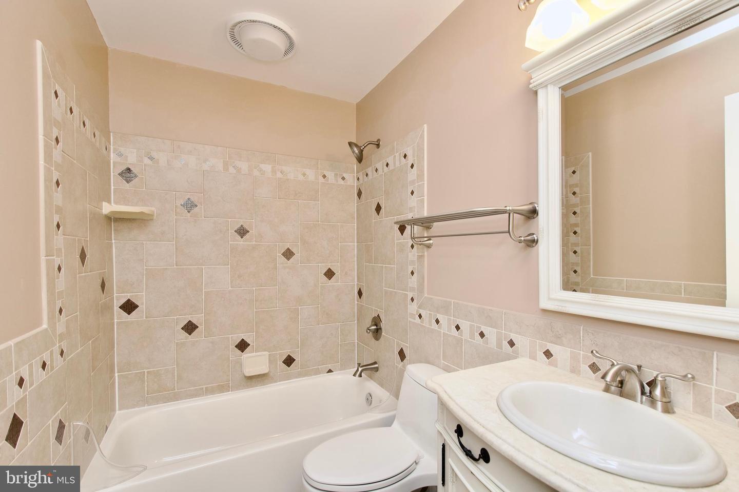 6211 GLENSHIRE ROW, ALEXANDRIA, Virginia 22315, 3 Bedrooms Bedrooms, ,3 BathroomsBathrooms,Residential,For sale,6211 GLENSHIRE ROW,VAFX2269416 MLS # VAFX2269416