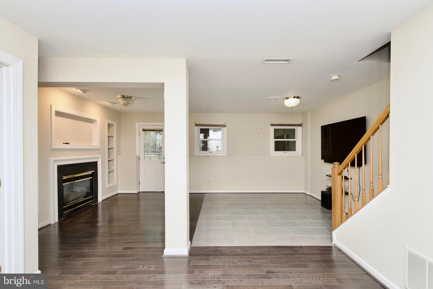 6211 GLENSHIRE ROW, ALEXANDRIA, Virginia 22315, 3 Bedrooms Bedrooms, ,3 BathroomsBathrooms,Residential,For sale,6211 GLENSHIRE ROW,VAFX2269416 MLS # VAFX2269416