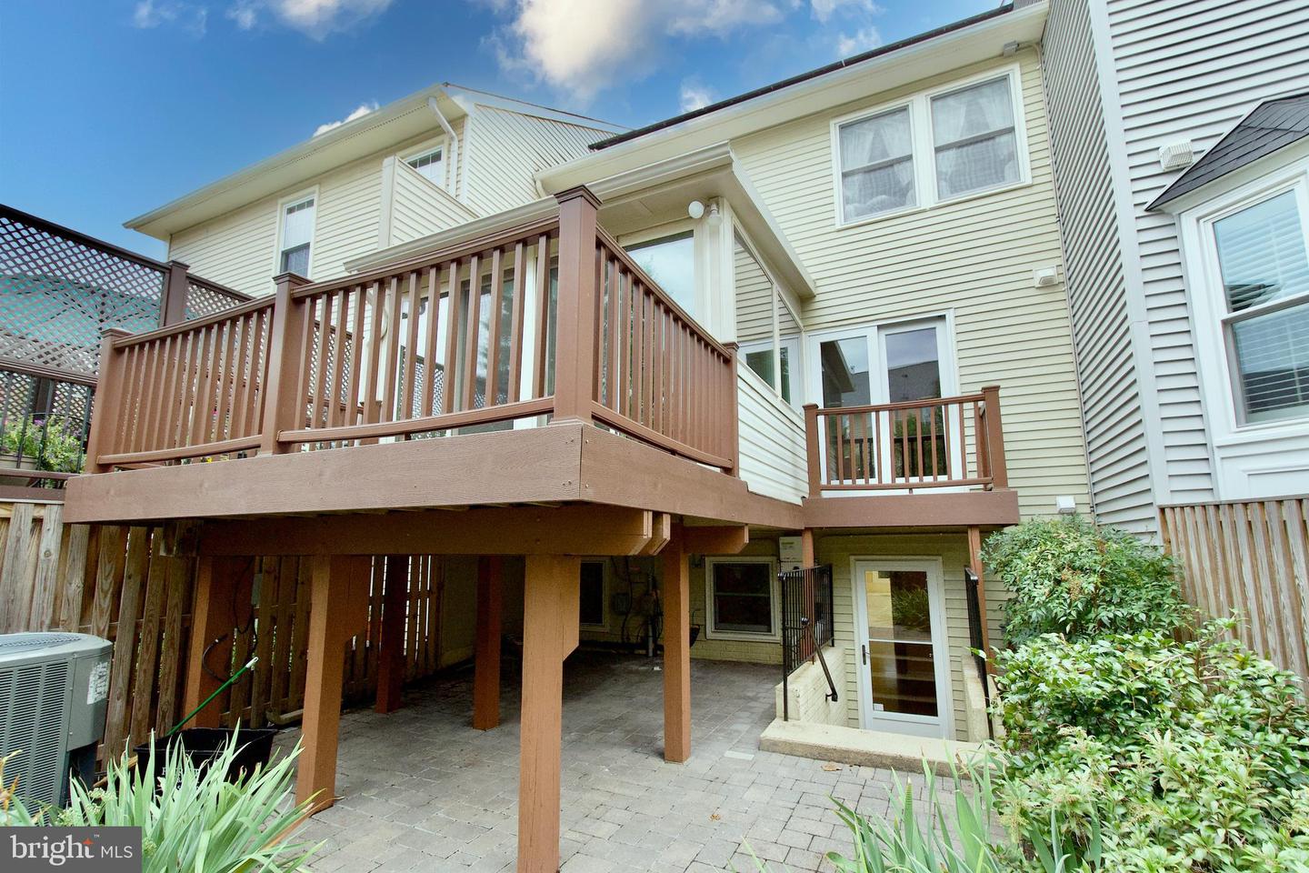 6211 GLENSHIRE ROW, ALEXANDRIA, Virginia 22315, 3 Bedrooms Bedrooms, ,3 BathroomsBathrooms,Residential,For sale,6211 GLENSHIRE ROW,VAFX2269416 MLS # VAFX2269416