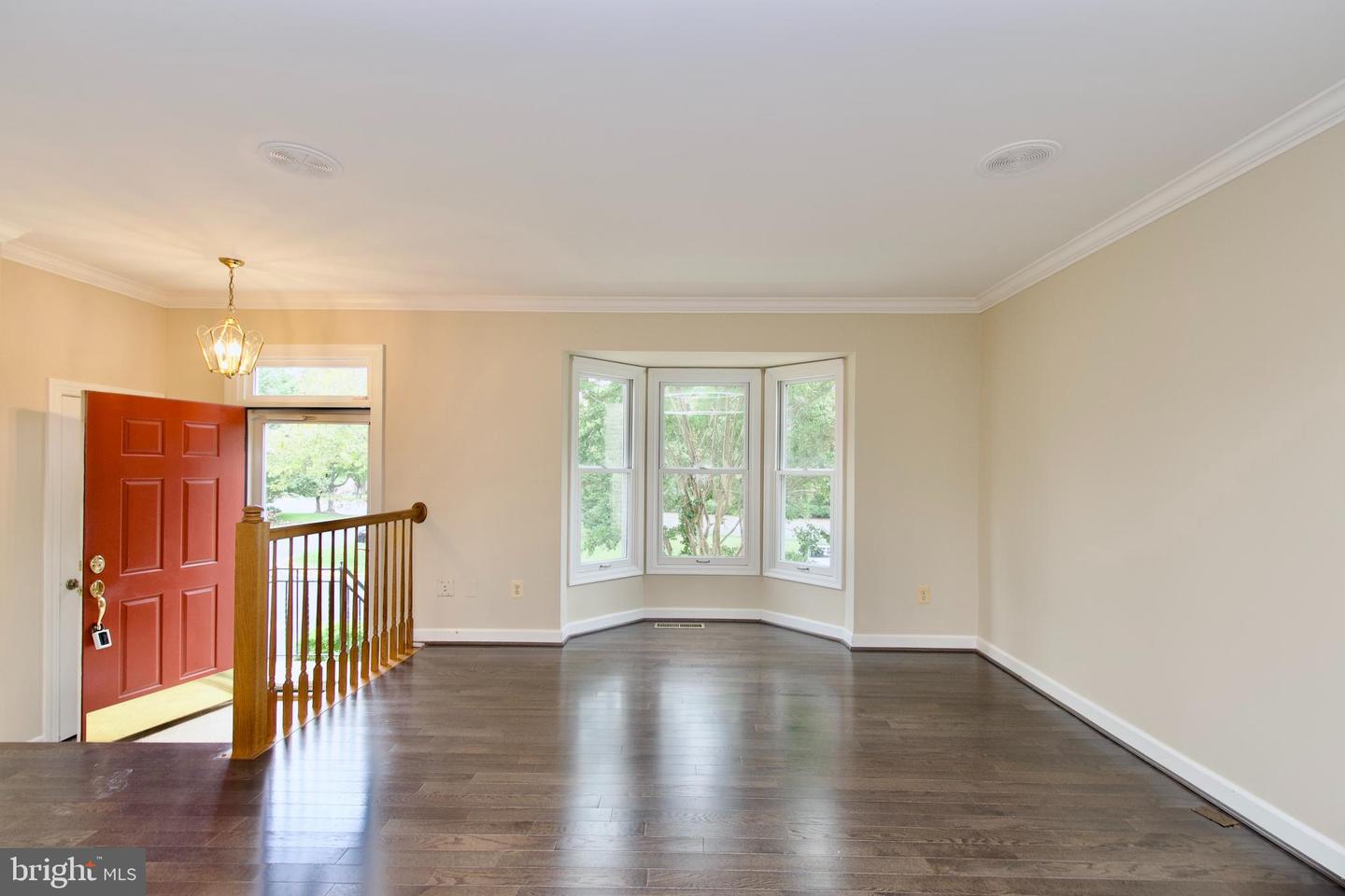6211 GLENSHIRE ROW, ALEXANDRIA, Virginia 22315, 3 Bedrooms Bedrooms, ,3 BathroomsBathrooms,Residential,For sale,6211 GLENSHIRE ROW,VAFX2269416 MLS # VAFX2269416