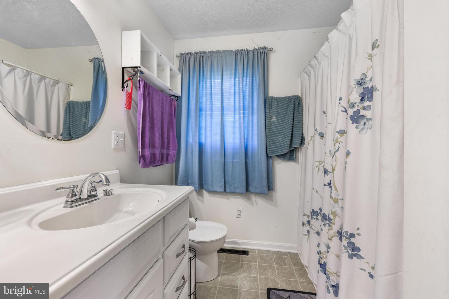 100 WOLFS LN, FORT VALLEY, Virginia 22652, 3 Bedrooms Bedrooms, ,3 BathroomsBathrooms,Residential,For sale,100 WOLFS LN,VASH2012640 MLS # VASH2012640
