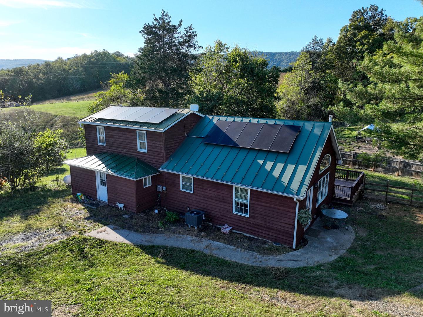 100 WOLFS LN, FORT VALLEY, Virginia 22652, 3 Bedrooms Bedrooms, ,3 BathroomsBathrooms,Residential,For sale,100 WOLFS LN,VASH2012640 MLS # VASH2012640