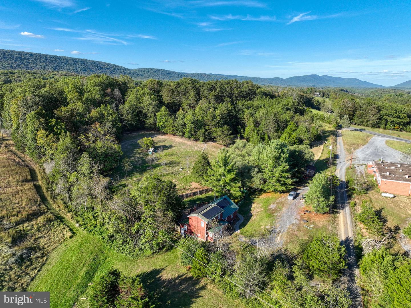 100 WOLFS LN, FORT VALLEY, Virginia 22652, 3 Bedrooms Bedrooms, ,3 BathroomsBathrooms,Residential,For sale,100 WOLFS LN,VASH2012640 MLS # VASH2012640
