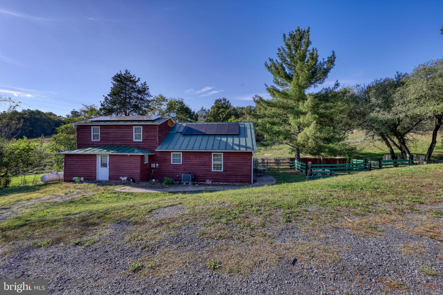 100 WOLFS LN, FORT VALLEY, Virginia 22652, 3 Bedrooms Bedrooms, ,3 BathroomsBathrooms,Residential,For sale,100 WOLFS LN,VASH2012640 MLS # VASH2012640