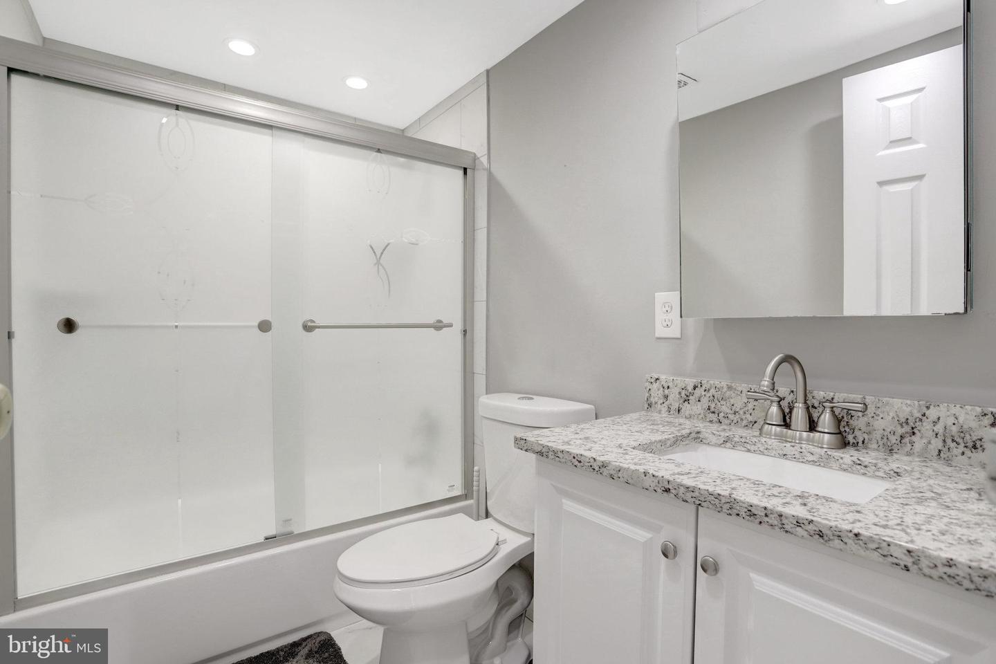 6001 ARLINGTON BLVD #821, FALLS CHURCH, Virginia 22044, 2 Bedrooms Bedrooms, ,1 BathroomBathrooms,Residential,For sale,6001 ARLINGTON BLVD #821,VAFX2269586 MLS # VAFX2269586