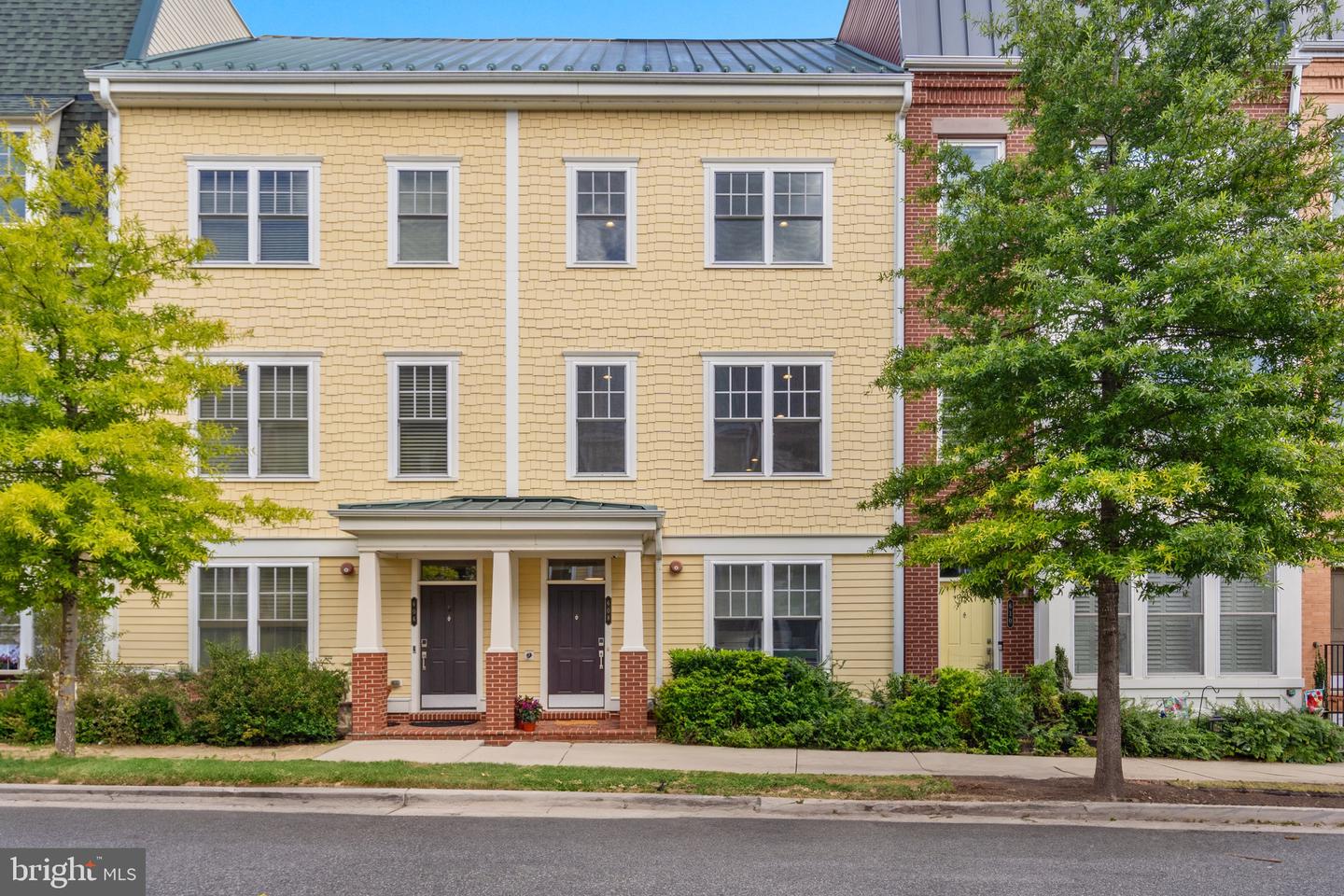 608 E ALEXANDRIA AVE, ALEXANDRIA, Virginia 22301, 3 Bedrooms Bedrooms, ,3 BathroomsBathrooms,Residential,For sale,608 E ALEXANDRIA AVE,VAAX2050300 MLS # VAAX2050300