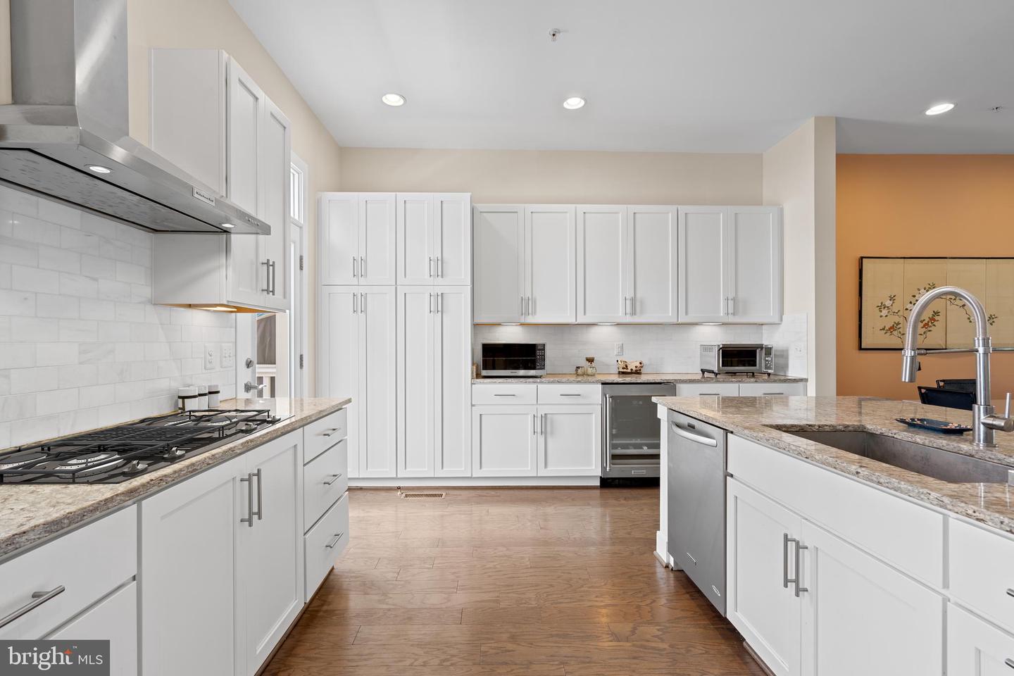 608 E ALEXANDRIA AVE, ALEXANDRIA, Virginia 22301, 3 Bedrooms Bedrooms, ,3 BathroomsBathrooms,Residential,For sale,608 E ALEXANDRIA AVE,VAAX2050300 MLS # VAAX2050300