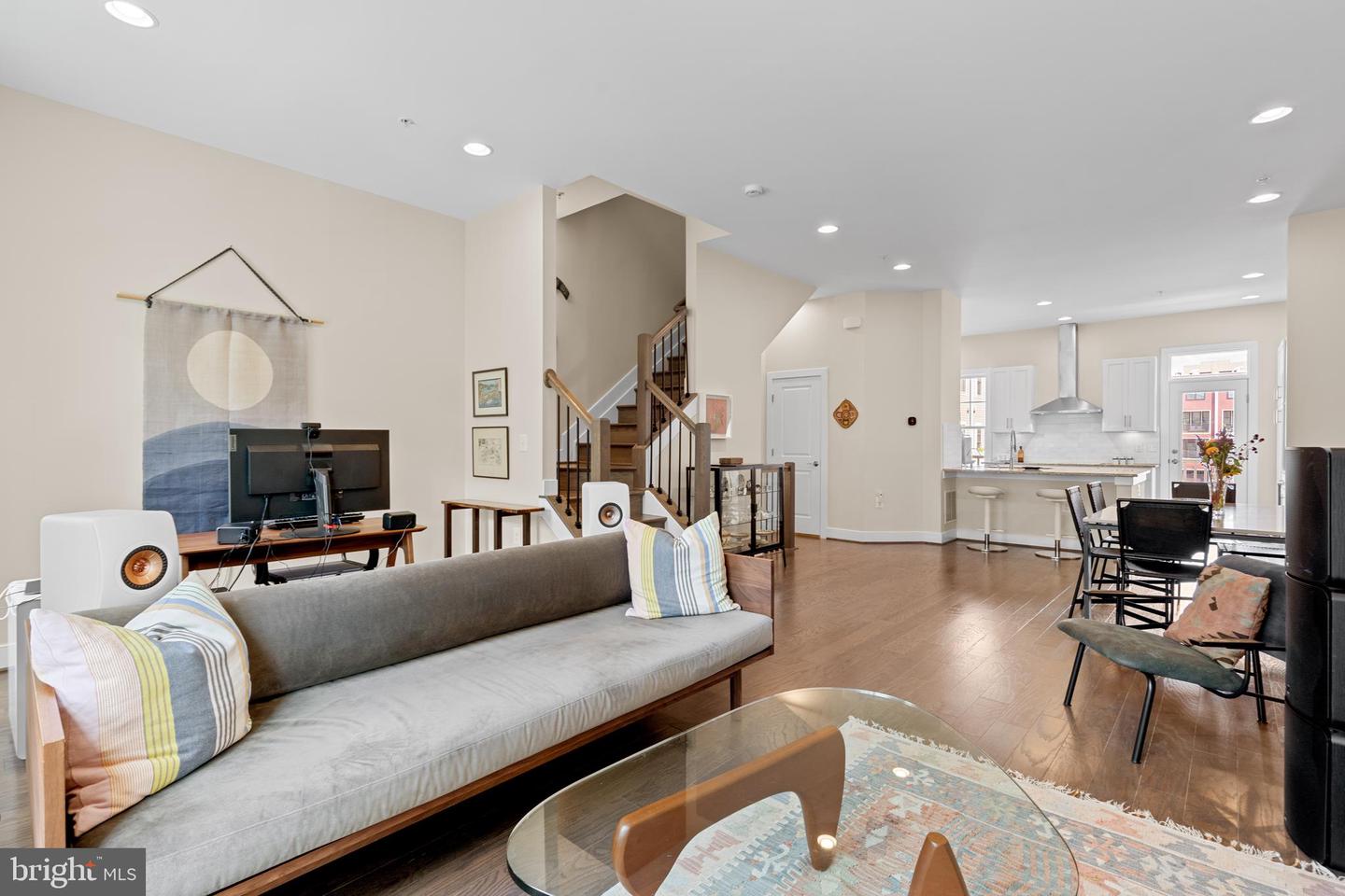 608 E ALEXANDRIA AVE, ALEXANDRIA, Virginia 22301, 3 Bedrooms Bedrooms, ,3 BathroomsBathrooms,Residential,For sale,608 E ALEXANDRIA AVE,VAAX2050300 MLS # VAAX2050300