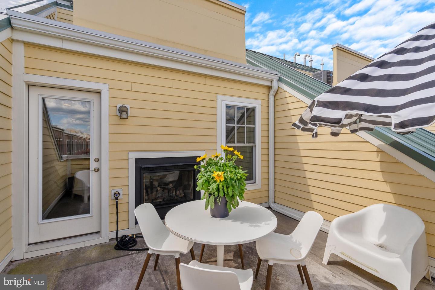 608 E ALEXANDRIA AVE, ALEXANDRIA, Virginia 22301, 3 Bedrooms Bedrooms, ,3 BathroomsBathrooms,Residential,For sale,608 E ALEXANDRIA AVE,VAAX2050300 MLS # VAAX2050300