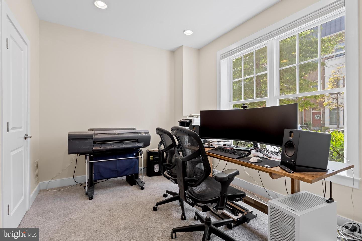 608 E ALEXANDRIA AVE, ALEXANDRIA, Virginia 22301, 3 Bedrooms Bedrooms, ,3 BathroomsBathrooms,Residential,For sale,608 E ALEXANDRIA AVE,VAAX2050300 MLS # VAAX2050300