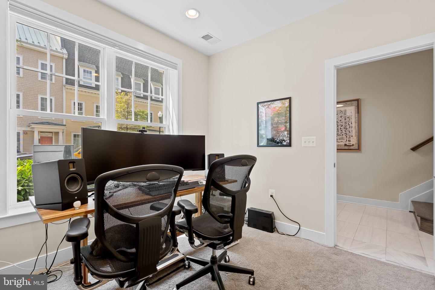 608 E ALEXANDRIA AVE, ALEXANDRIA, Virginia 22301, 3 Bedrooms Bedrooms, ,3 BathroomsBathrooms,Residential,For sale,608 E ALEXANDRIA AVE,VAAX2050300 MLS # VAAX2050300