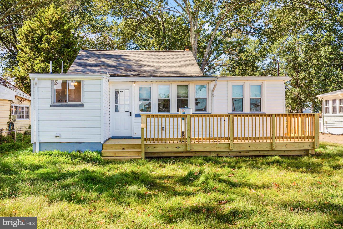 1212 LOSSING AVE, COLONIAL BEACH, Virginia 22443, 3 Bedrooms Bedrooms, 9 Rooms Rooms,2 BathroomsBathrooms,Residential,For sale,1212 LOSSING AVE,VAWE2009834 MLS # VAWE2009834