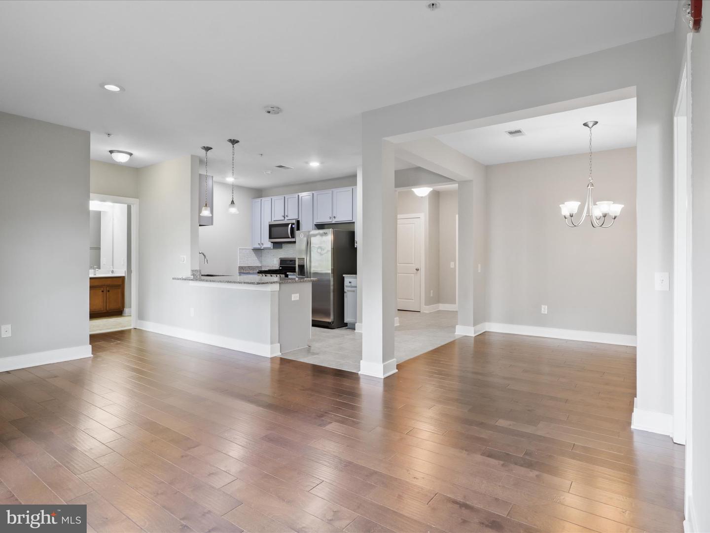 9521 BASTILLE ST #207, FAIRFAX, Virginia 22031, 2 Bedrooms Bedrooms, ,2 BathroomsBathrooms,Residential,For sale,9521 BASTILLE ST #207,VAFX2269550 MLS # VAFX2269550