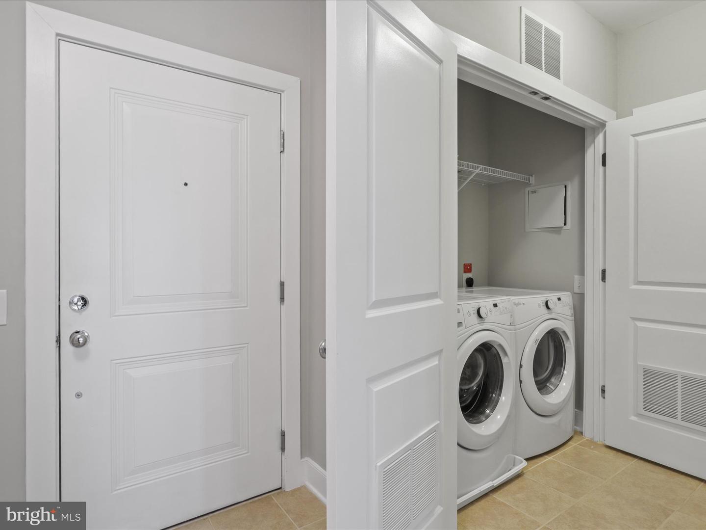 9521 BASTILLE ST #207, FAIRFAX, Virginia 22031, 2 Bedrooms Bedrooms, ,2 BathroomsBathrooms,Residential,For sale,9521 BASTILLE ST #207,VAFX2269550 MLS # VAFX2269550